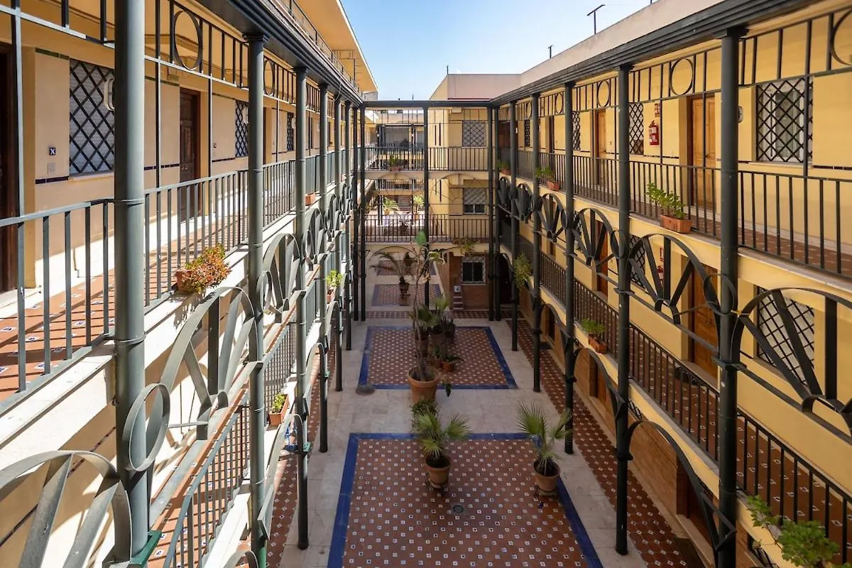 Singular, Tranquilo, Lujoso En Maravilloso Patio Sevillano Apartment